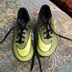 Like new Nike Soccer Clets